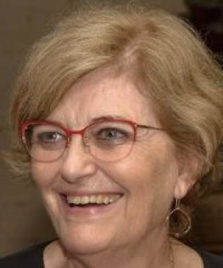 Mª Teresa Estrach