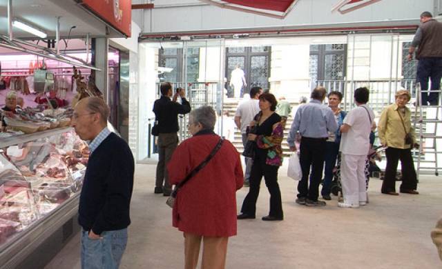 S'inaugura el mercat provisional del Ninot