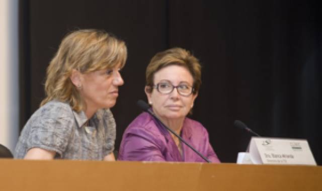 D'esquerra a dreta, la Dra. Blanca Miranda i la Dra. Roser Deulofeu