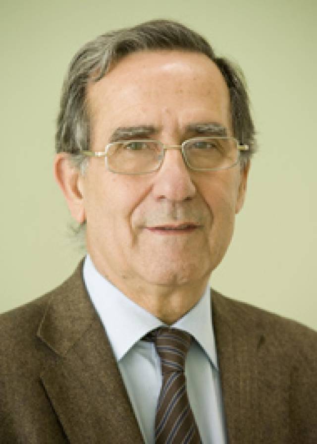 Dr. Vicente Arroyo