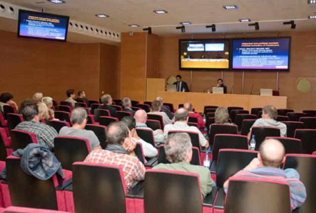 Un grup de metges d'Atenció Primaria de Suïssa visiten el Clínic