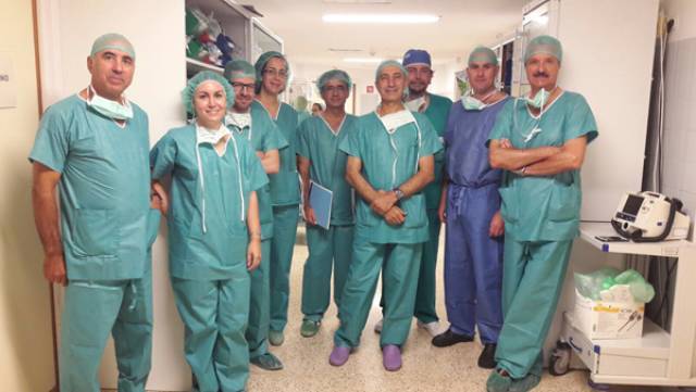 Equip cirugía Hospital Virgen del Rocía (Sevilla) amb el Dr. Vidal