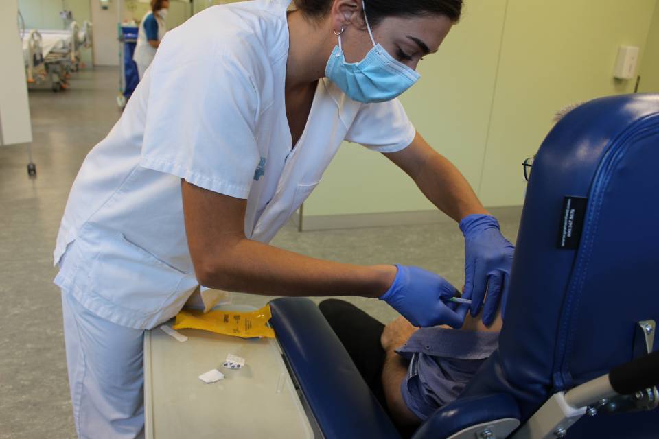 Voluntarios, COVID-19, Fase III, HIPRA