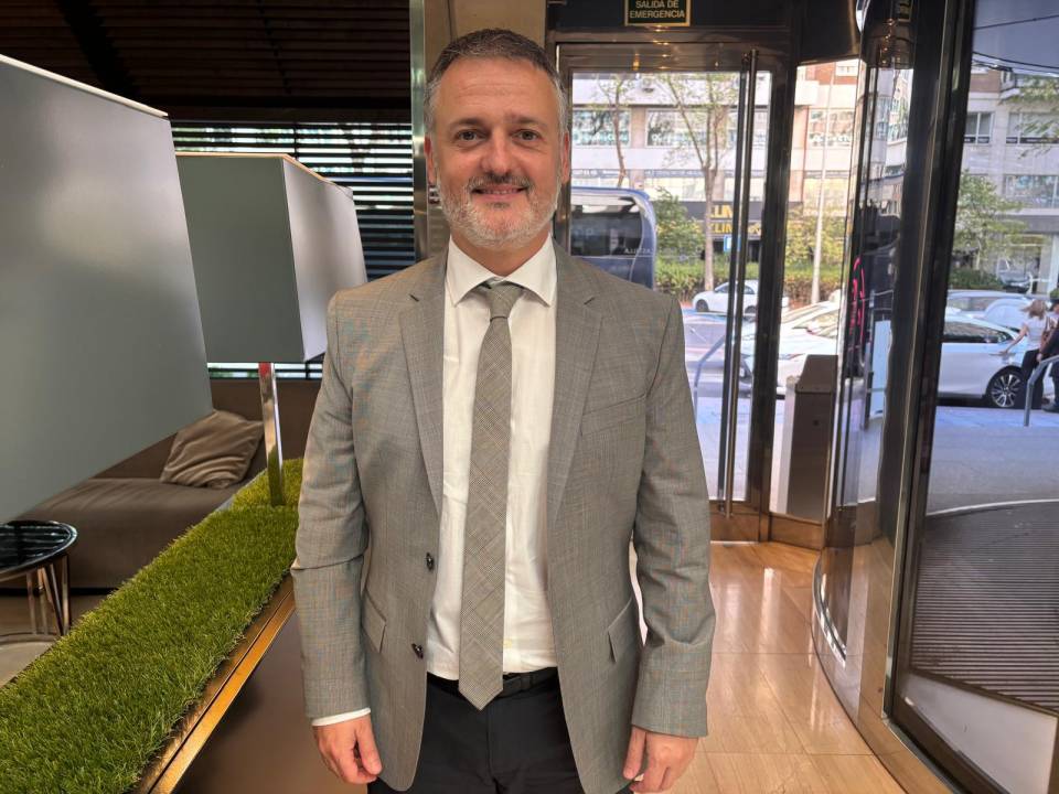 Xavier Avilés saliva cap i coll