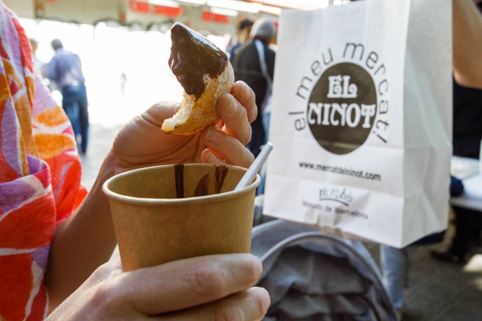 Fruta y chocolate para toda la familia. ¡Hasta agotar la fruta!