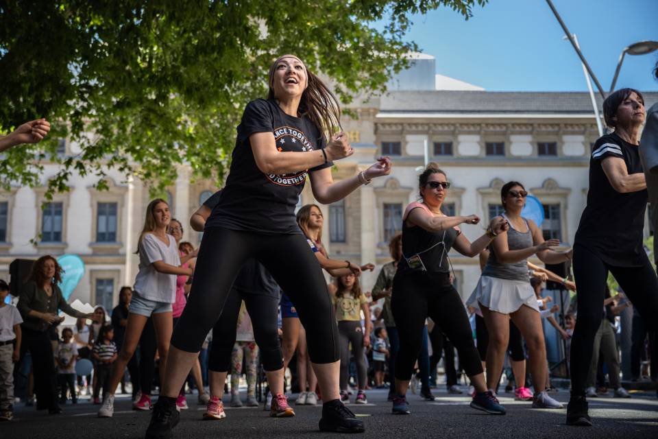 Clase abierta de zumba: ¡a mover el esqueleto!