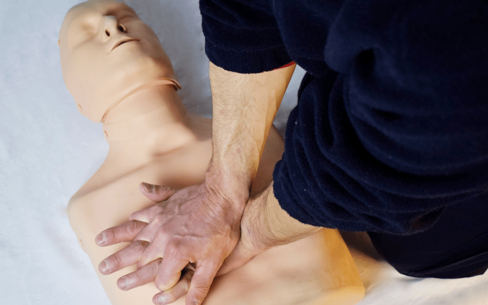 Taller de RCP básica y uso de desfibriladores automáticos DEA